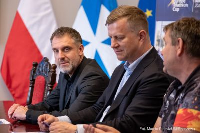 zdjęcie z konferencji prasowej dotyczącej Triathlonu w Stolicy Podkarpacia, fot. Grzegorz Bukała, Urząd Miasta Rzeszowa